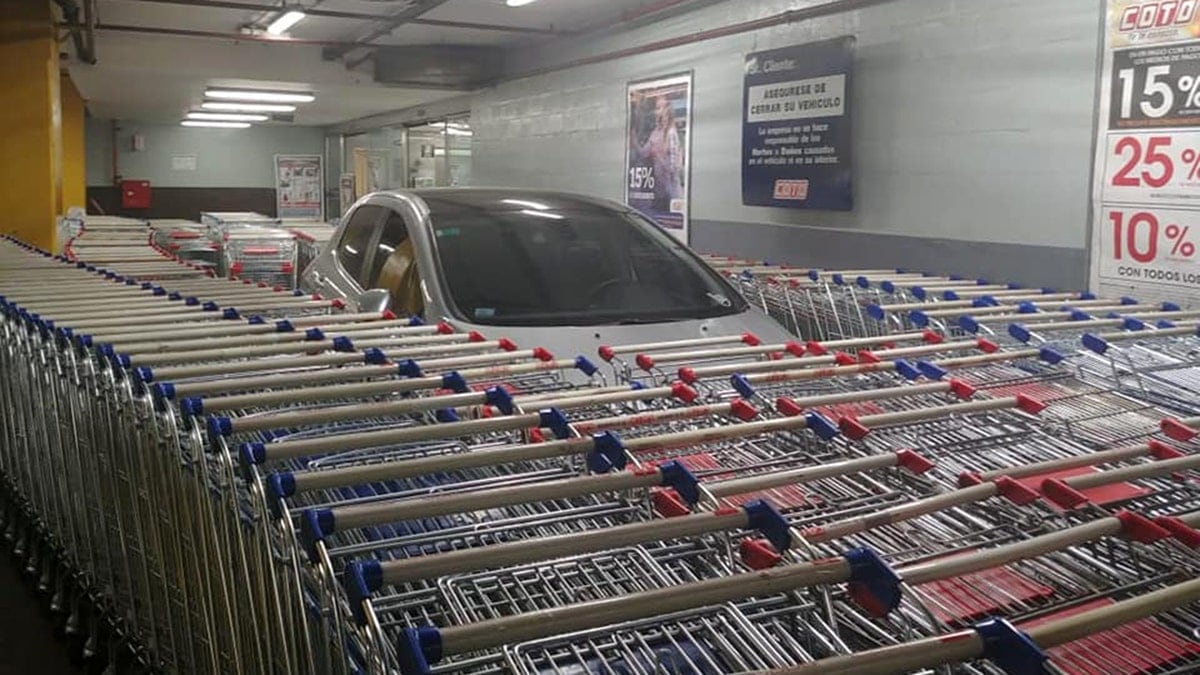 La demanda en supermercados sigue decreciendo y el consumo se concentra en productos esenciales